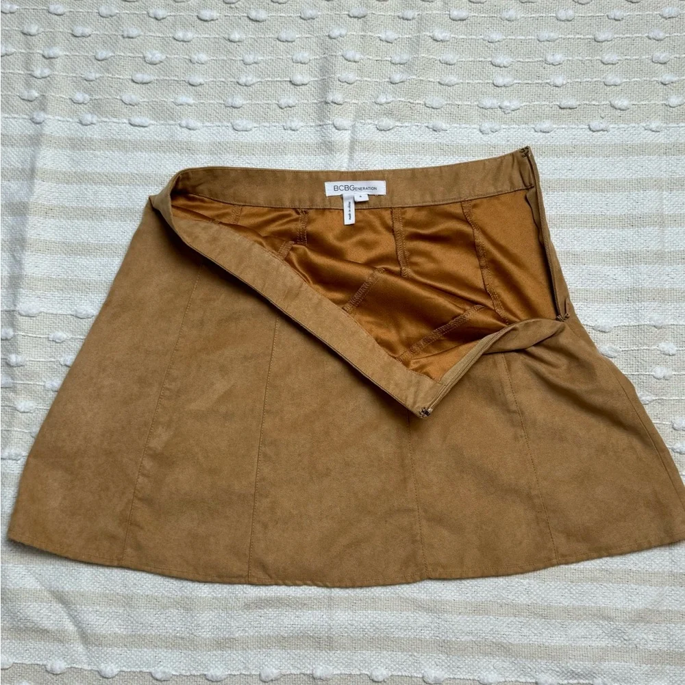 BCBGeneration faux suede A line seamed cognac/tan mini skirt size 8 - Picture 6 of 10